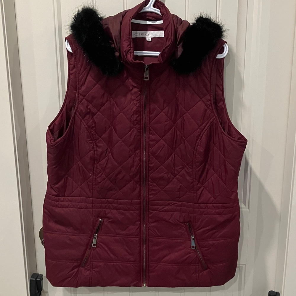 CLEO Light VEST w Removable Hood WINE XL